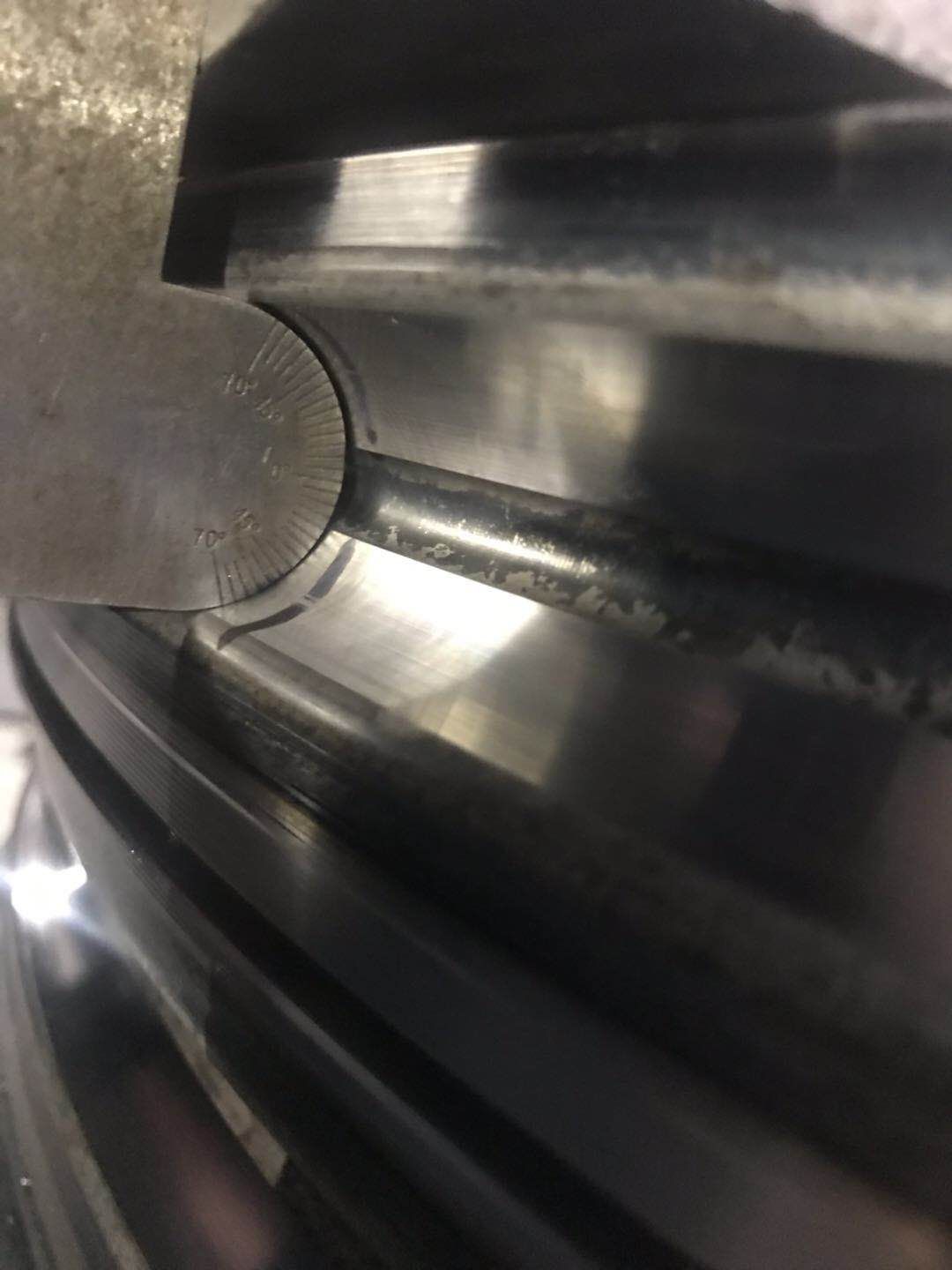 Raceway_contact_point_inspection.jpg