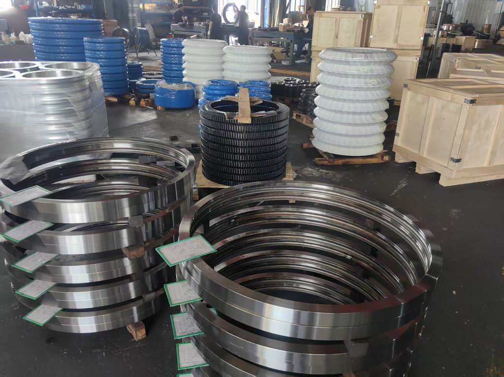 slewing_ring_bearings_factory.jpg